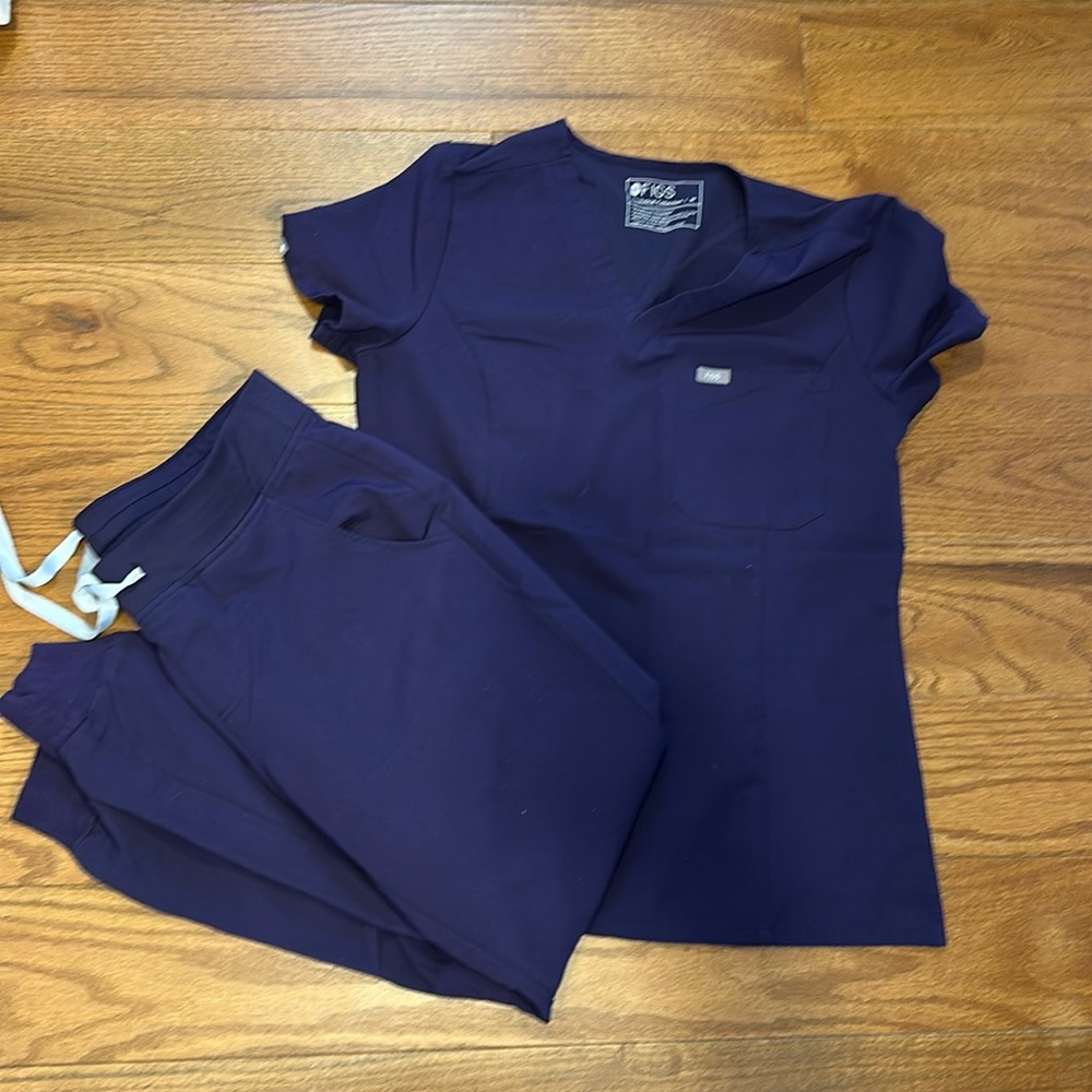 Figs scrubs